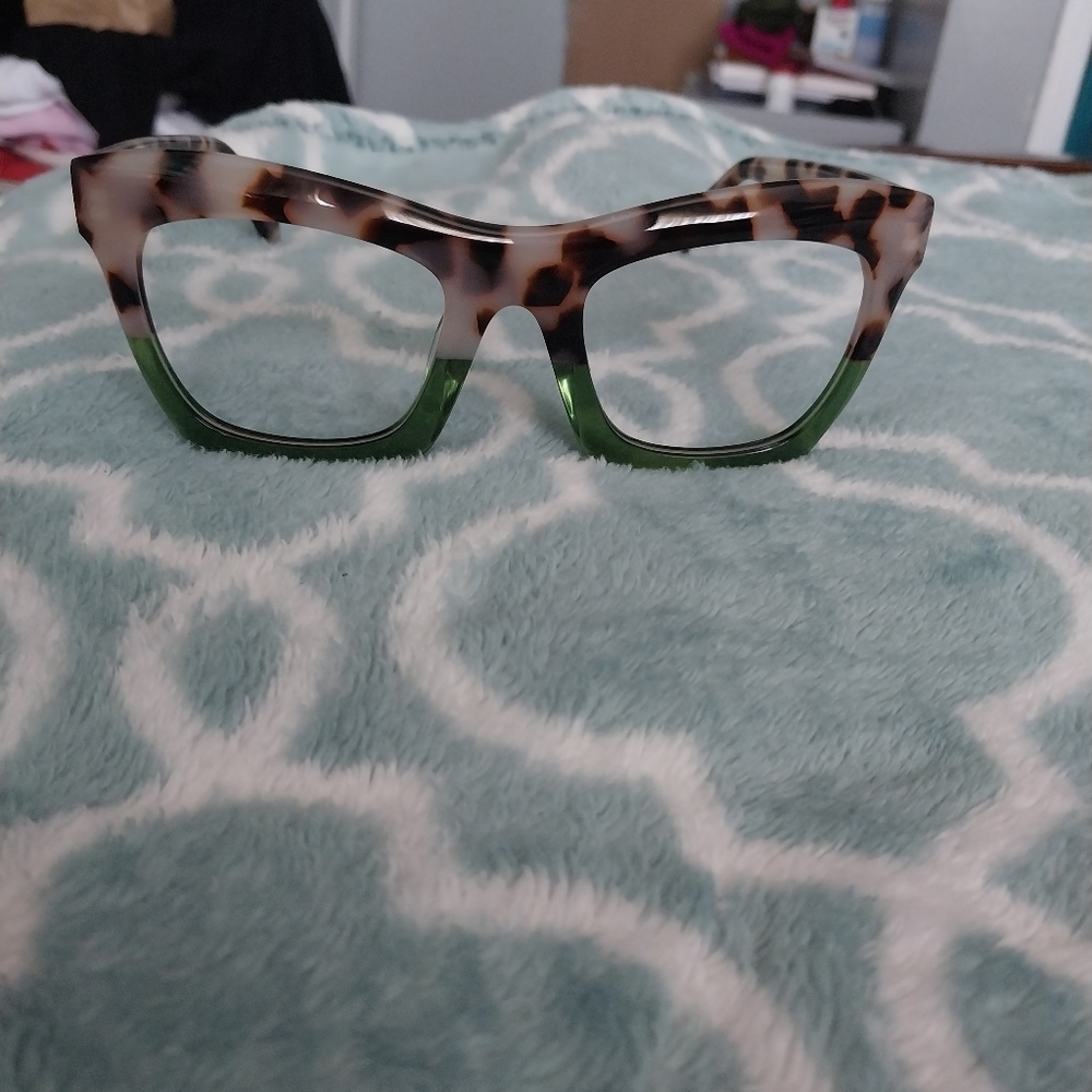 Fashionable Eyeglasses